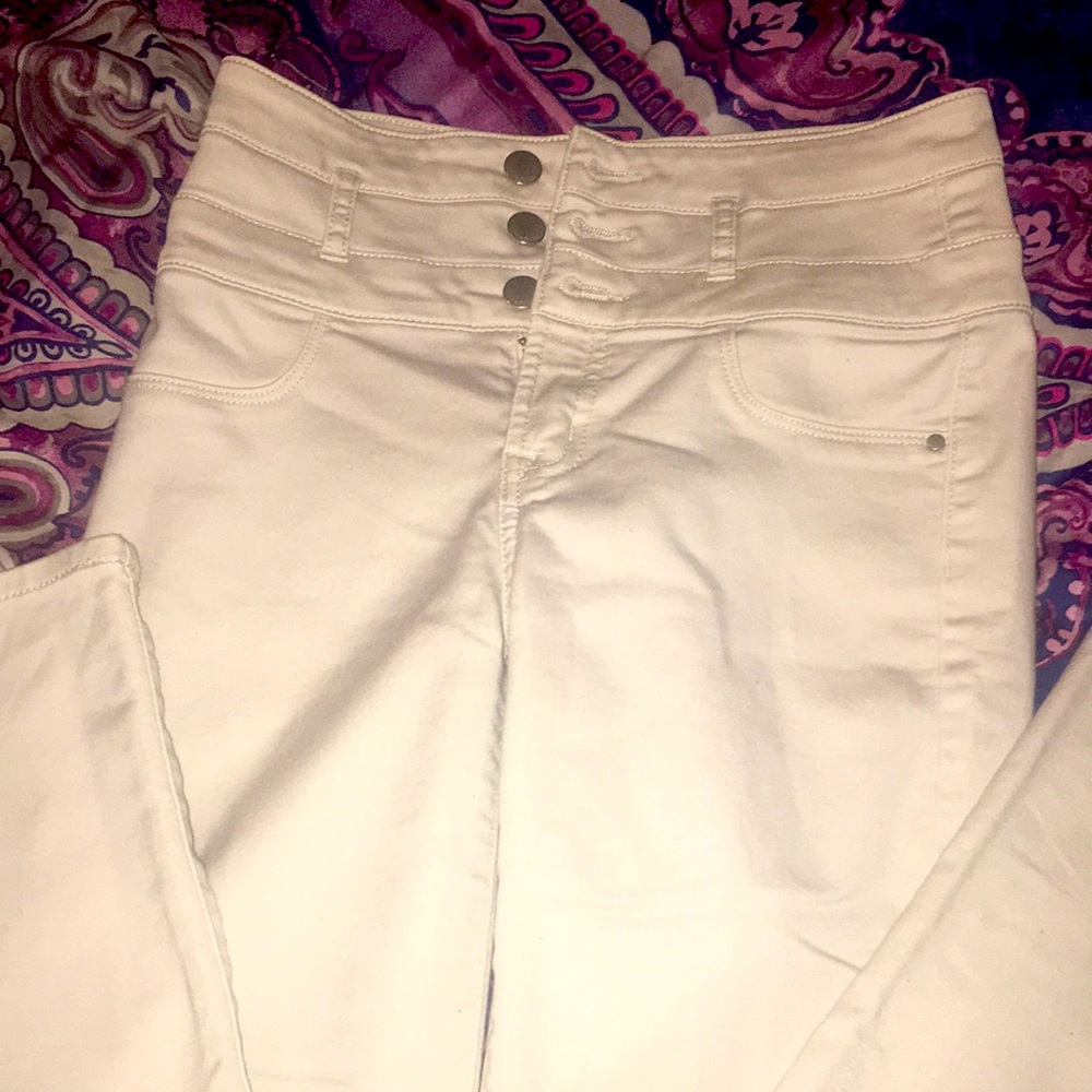Beige off white 3 button skinny jeans